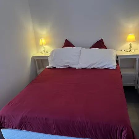 Chateau Lou Cante Perdrix 3*